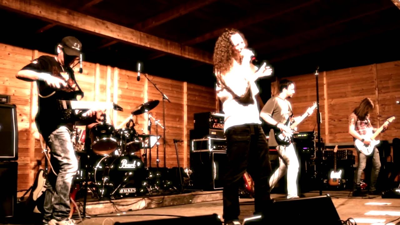 THUNDER RISING - LOVE HARD LIVE FAST - LIVE!