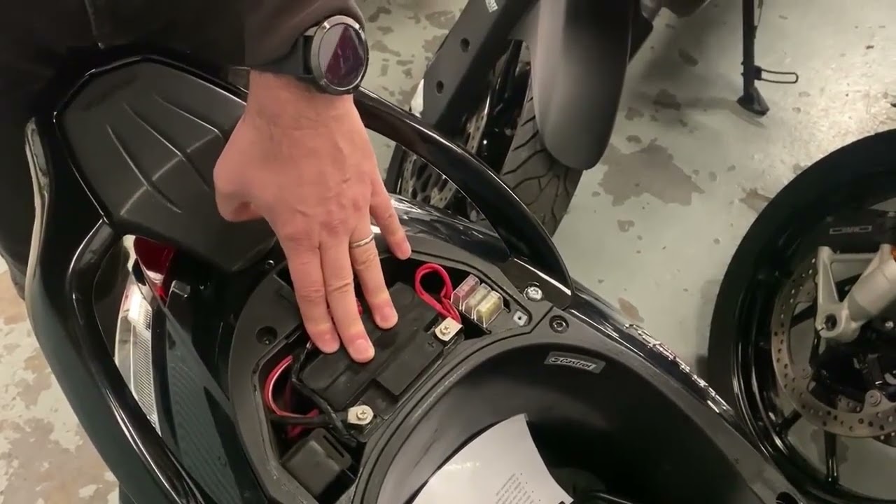 Getting To The Battery Of The Piaggio Liberty 125