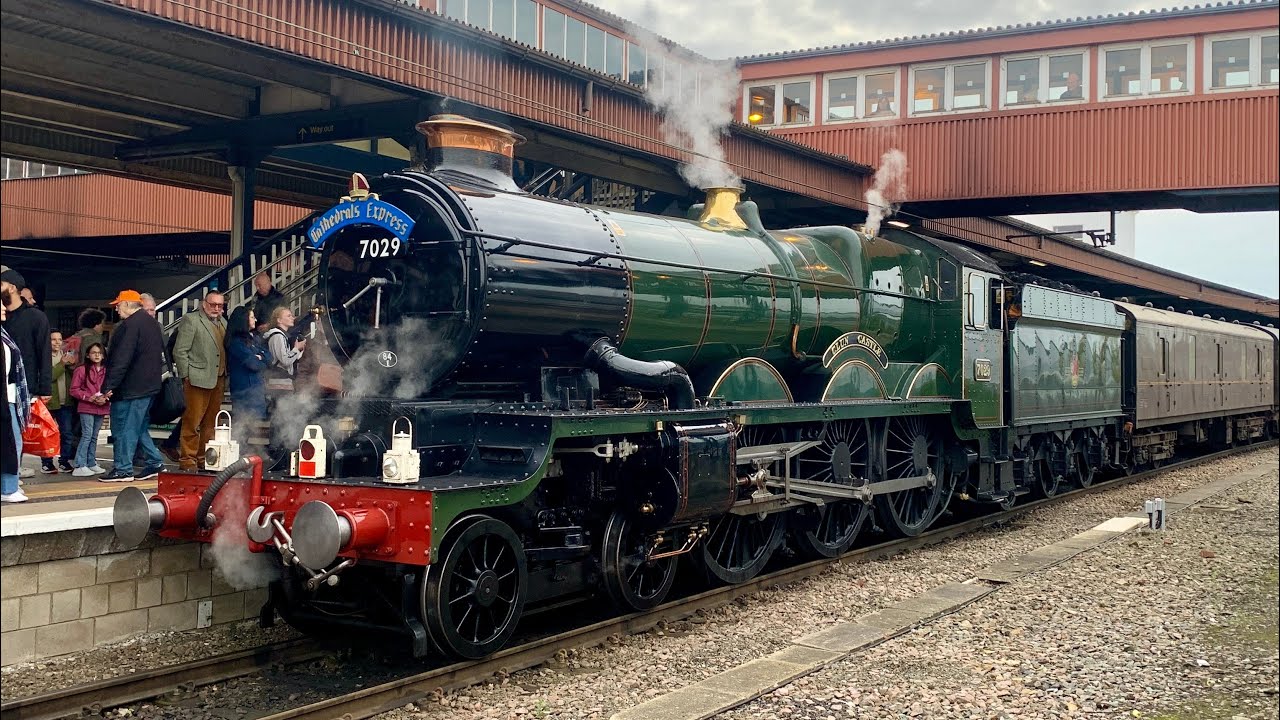 GWR 7029 Clun Castle arrives into York with The Cathedrals Express + The NRM -19/10/25