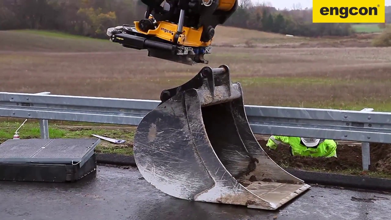 Cable digging with Hydrema MX18 and engcon Tiltrotator