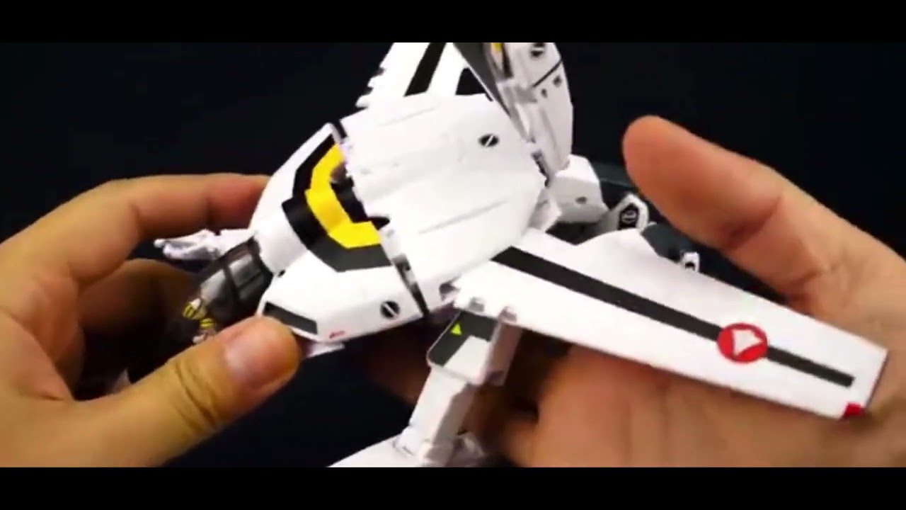 ROBOTECH VF-1S VALKYRIE ROY FOCKER  ESCALA 1:60
