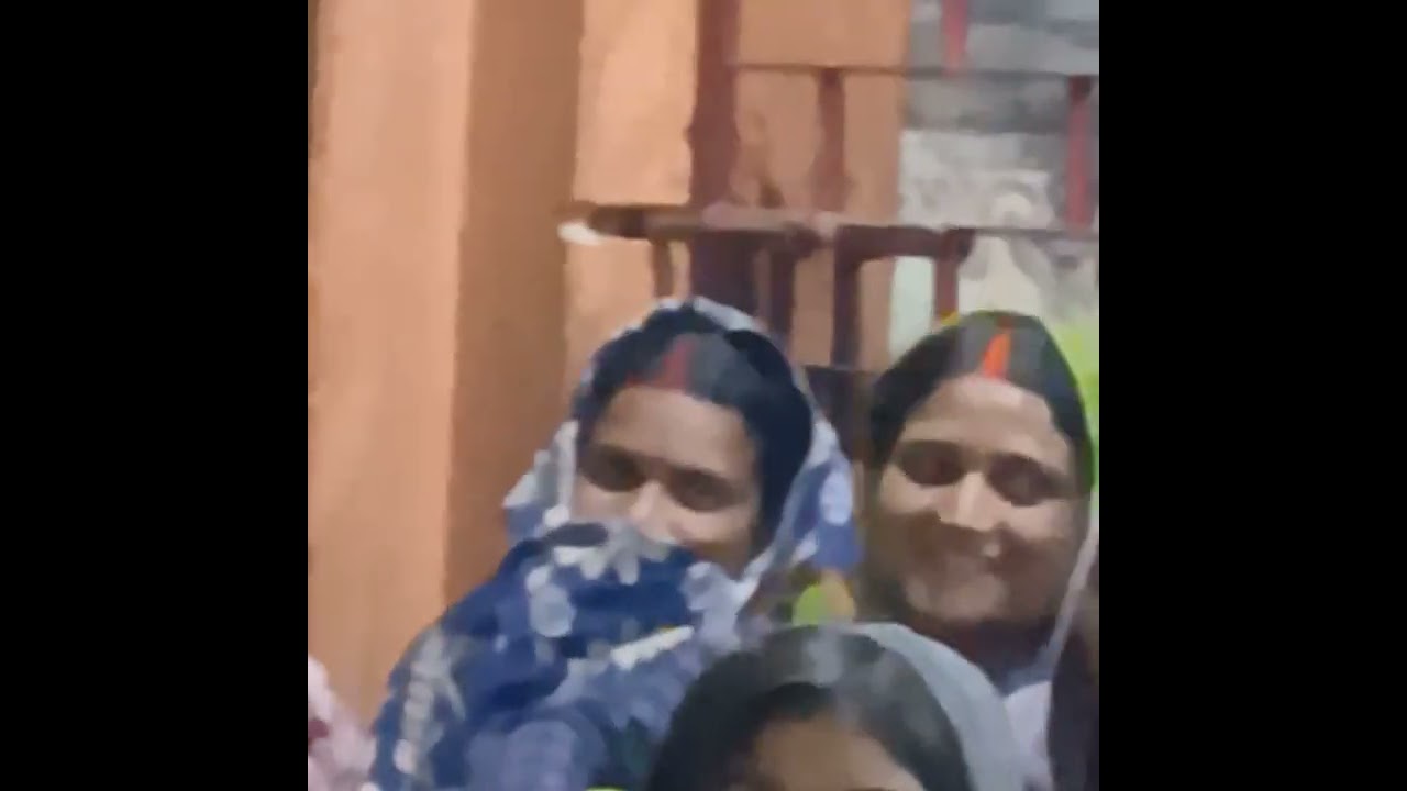 Chand raja ki patni mansa maa ki pooja dene par Chand raja apni patni ko mar pit kr rha h k