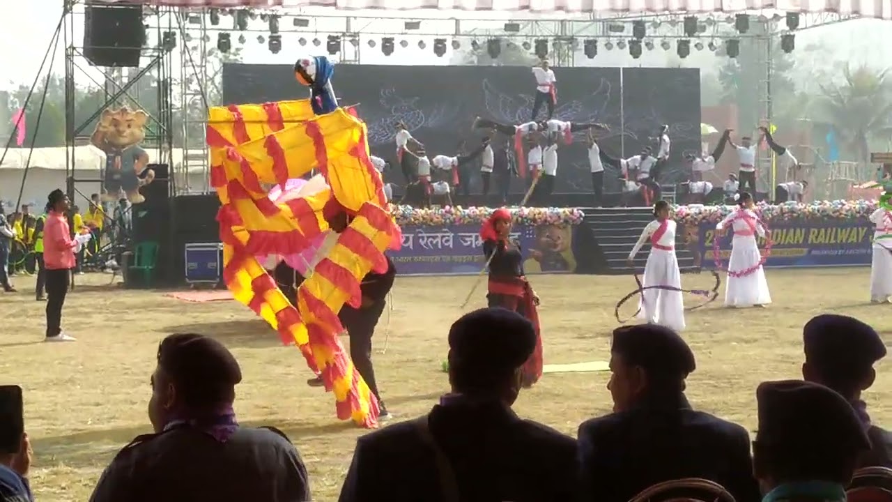 21 AIRJ, PHYSICAL DISPLAY BY E. RAILWAY 