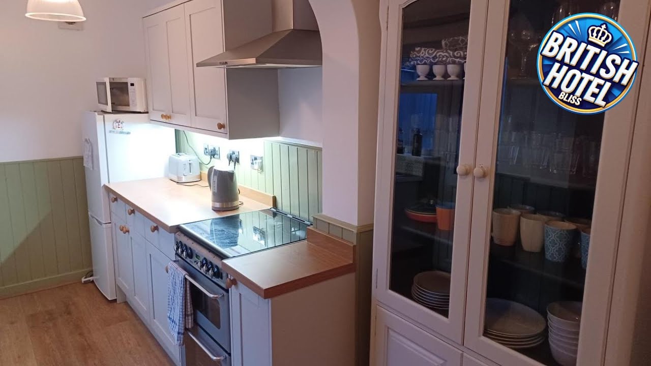52 Trafalgar Road | Scarborough, United Kingdom | Hotel Review 🏨