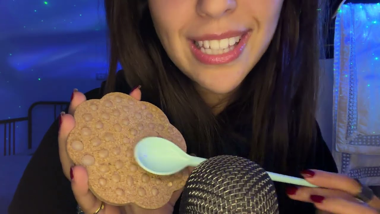 ASMR | tingly plastic spoon triggers! Hot glue dots and cozy mouth sounds 🧸🤍 