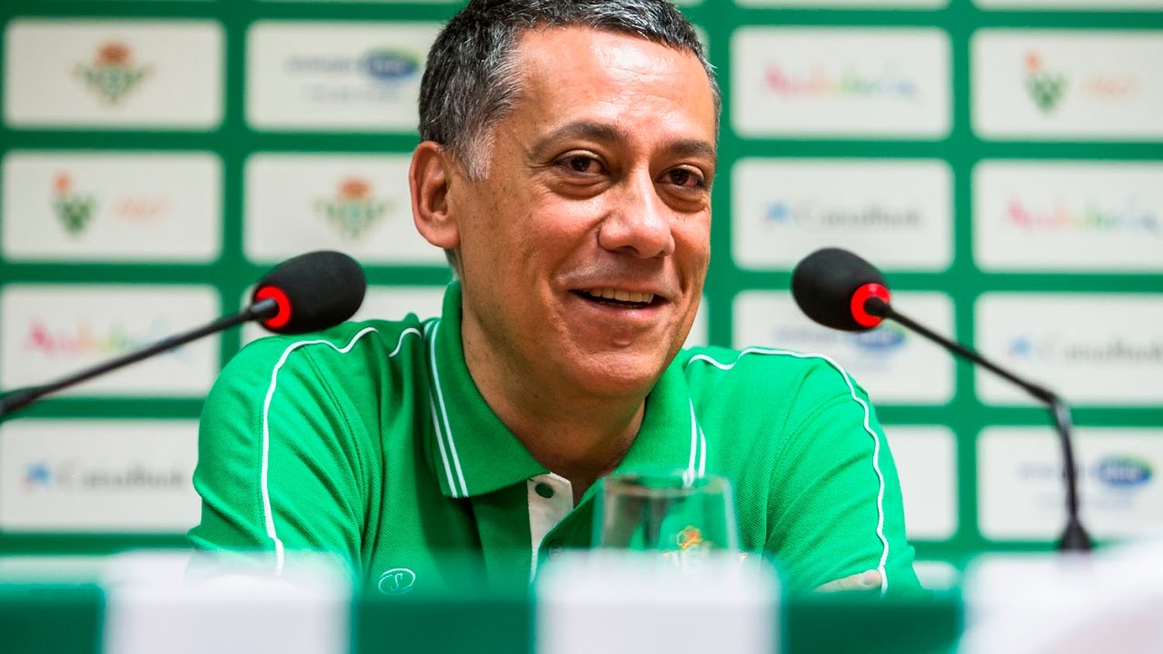 Presentaci&oacute;n oficial de Alejandro Mart&iacute;nez como entrenador del Real Betis Energ&iacute;a Plus
