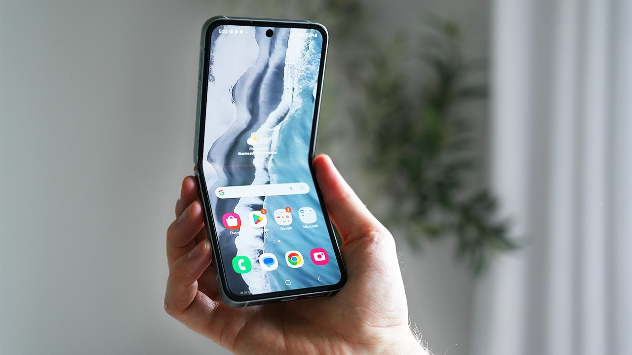 Стоит ли покупать Samsung Galaxy Z FLIP 6? Честный обзор