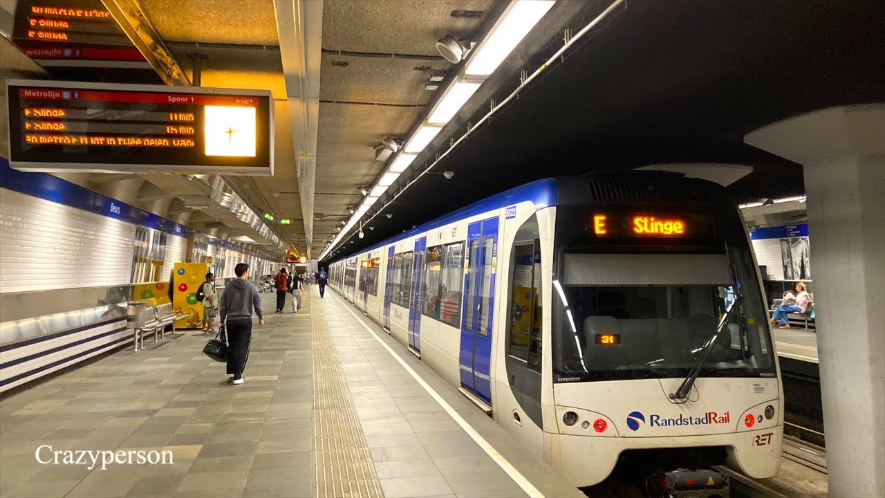 RET Metro's op Linkerspoor Station Beurs Rotterdam - Eindpunt Lijn D en E