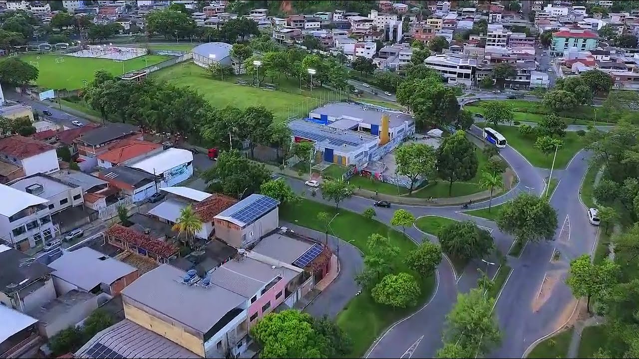 Sobrevoando a cidade com o Fimi Tele Max - Campo do Nescau - Ipatinga/MG