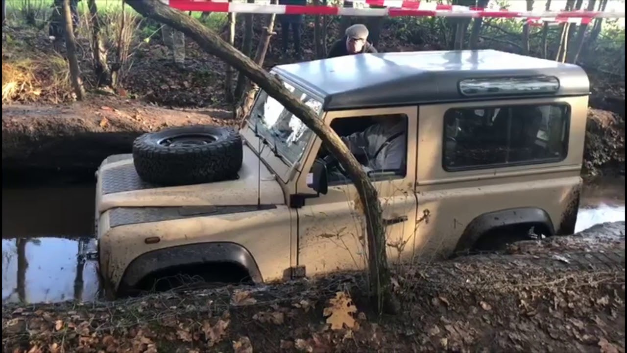 Offroading in my Defender 90 MPI