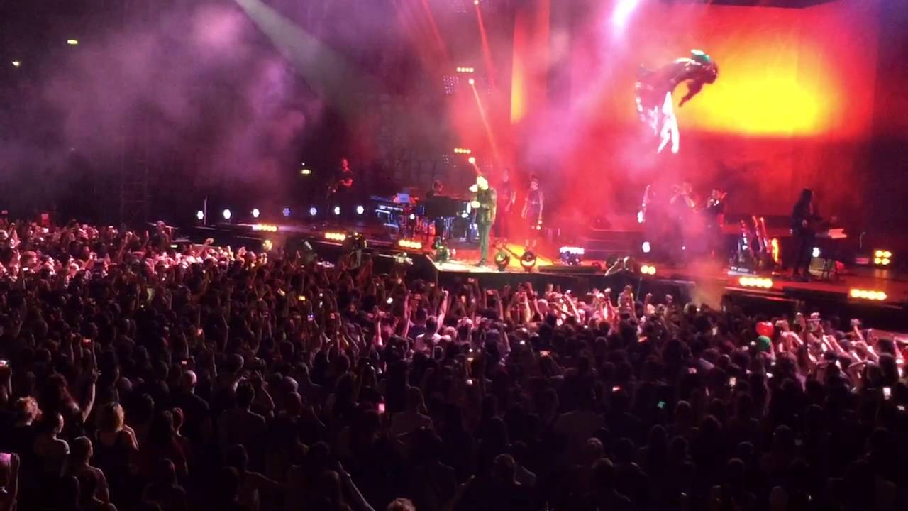 Guerriero - Marco Mengoni live - #MengoniLive2016 - Palalottomatica - Roma 12/05/2016 - Video HD.