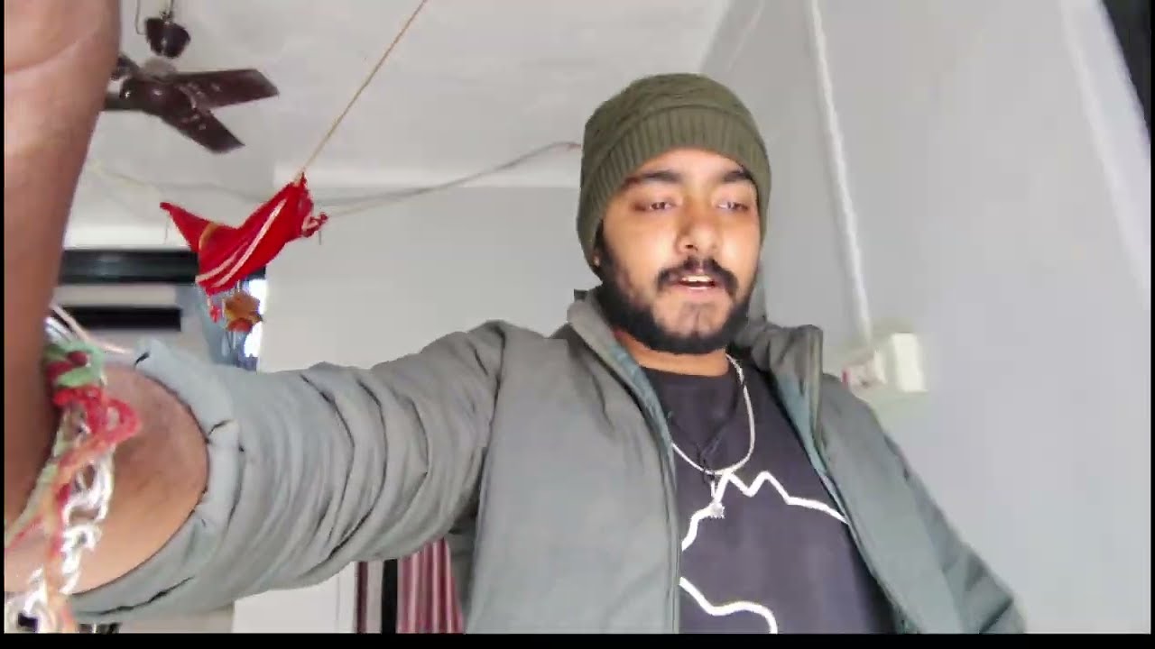 Hum khet me gye chai pakdane ke liye 📩🕊️