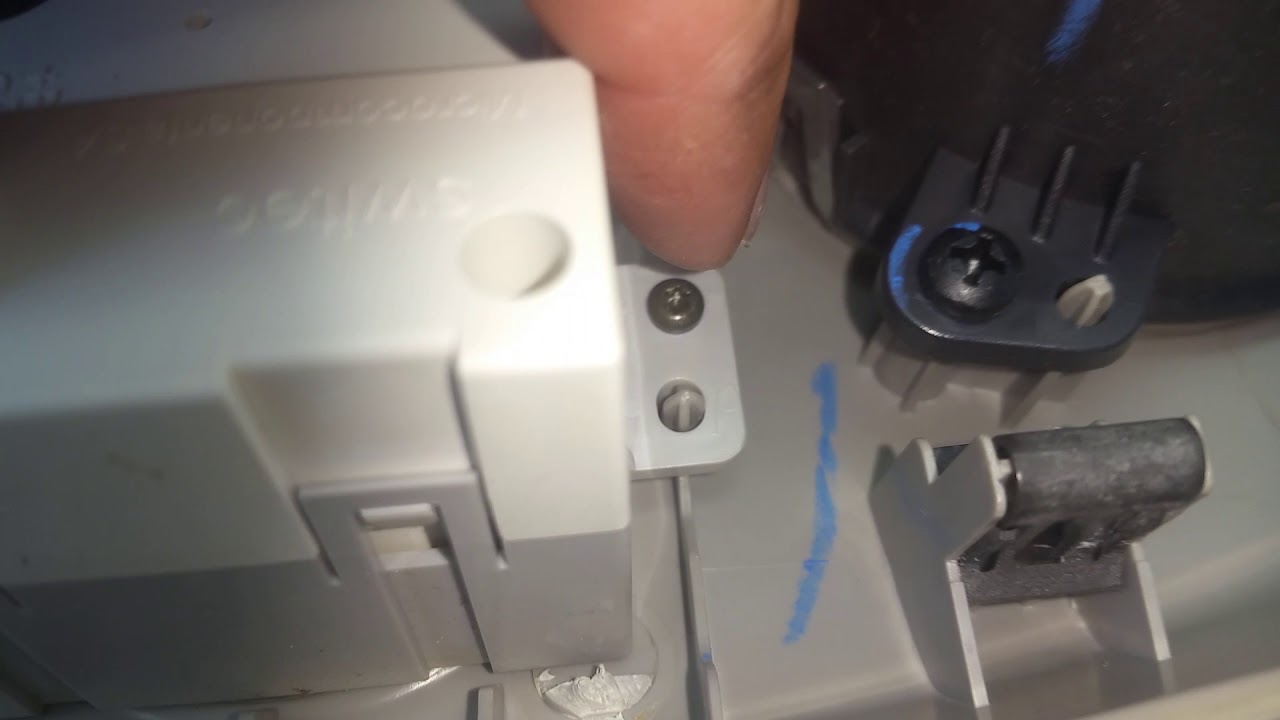 How to replace the front window switch in a pt cruiser 2006-2010