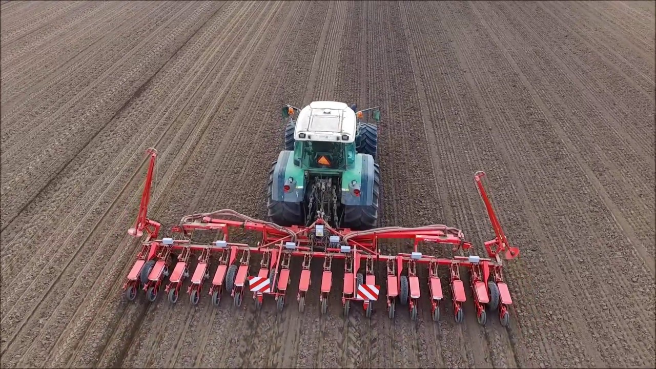Suikerbieten zaaien / Sowing sugar beet /  Zuckerrübe säen / Kverneland  / Drone Landbouw
