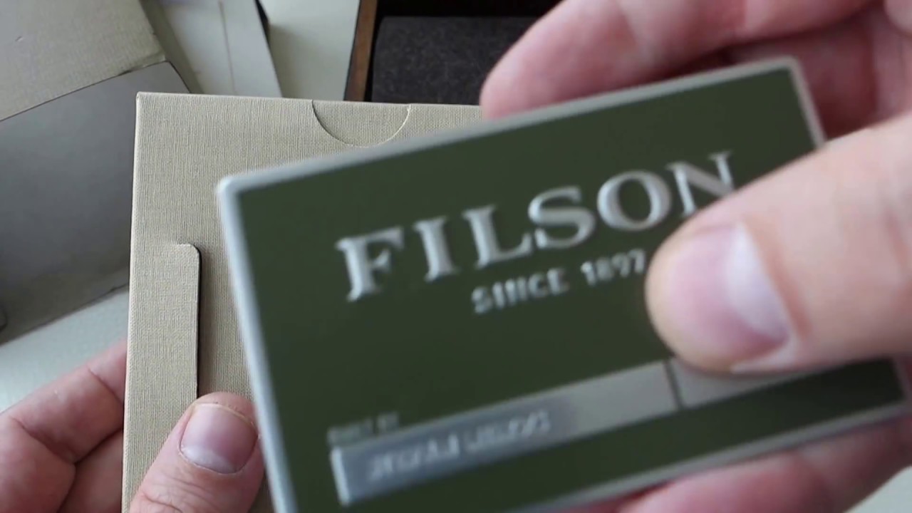 Filson Mackinaw Field watches unboxing