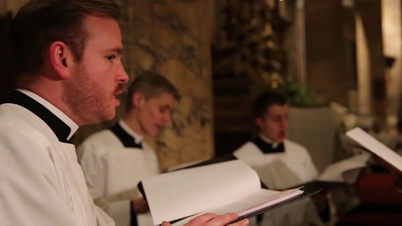 La Tradition Catholique à Rome - Reportage sur la messe tridentine au coeur du pantheon (VF)