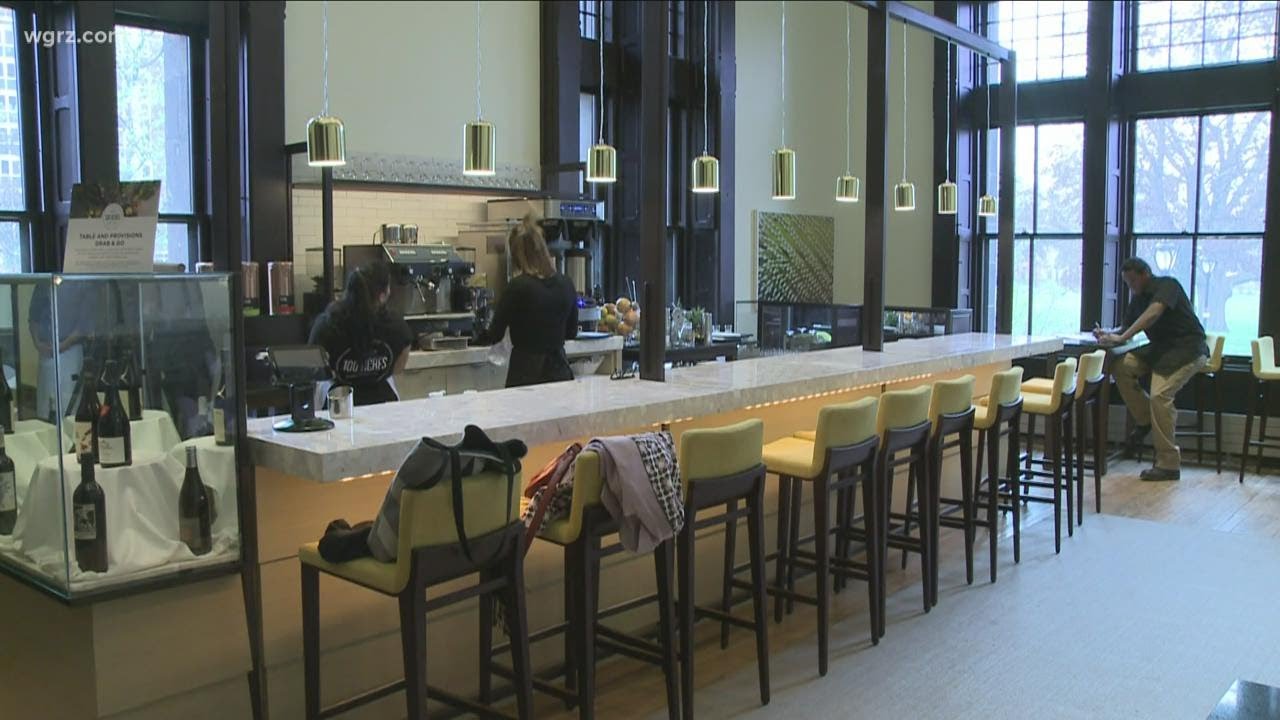 Couples unhappy with Hotel Henry