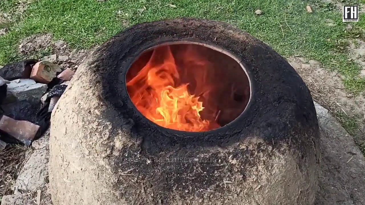 Təndirdə ləvəngi, Сooking lavangi chicken in mud oven. Приготовление курицы лаванги в грязевой печи