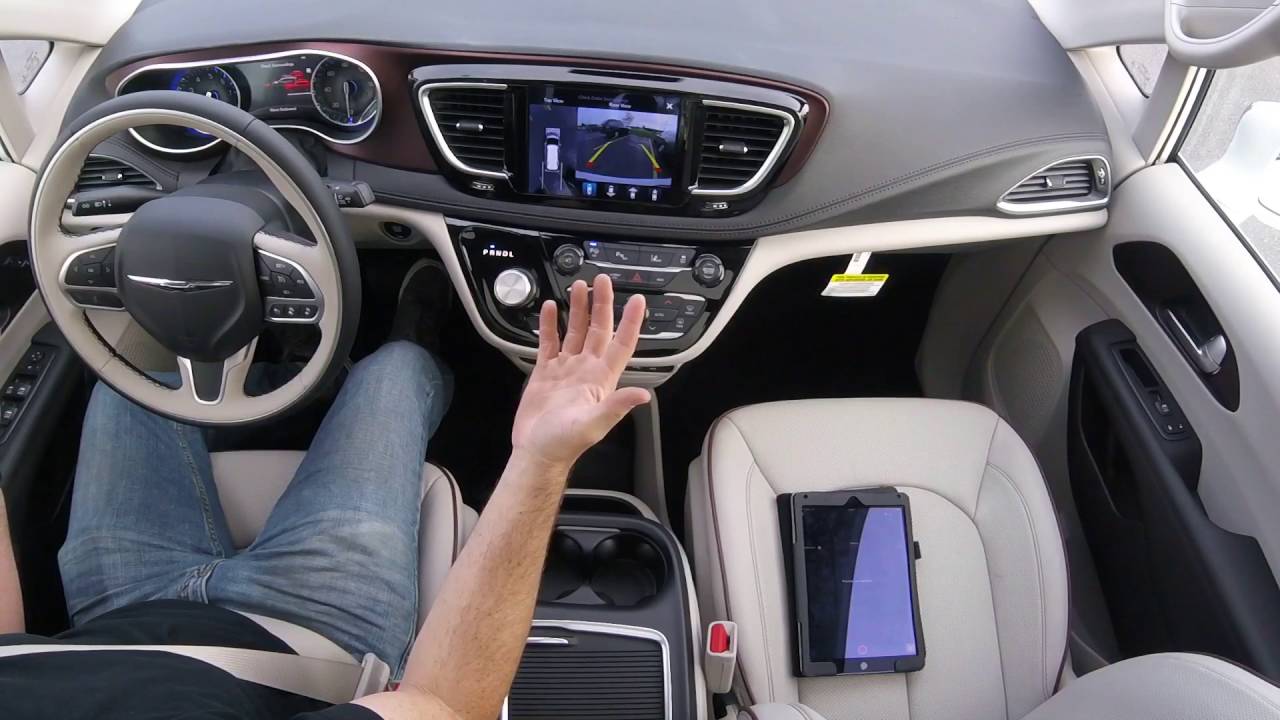 2017 Chrysler Pacifica driving review