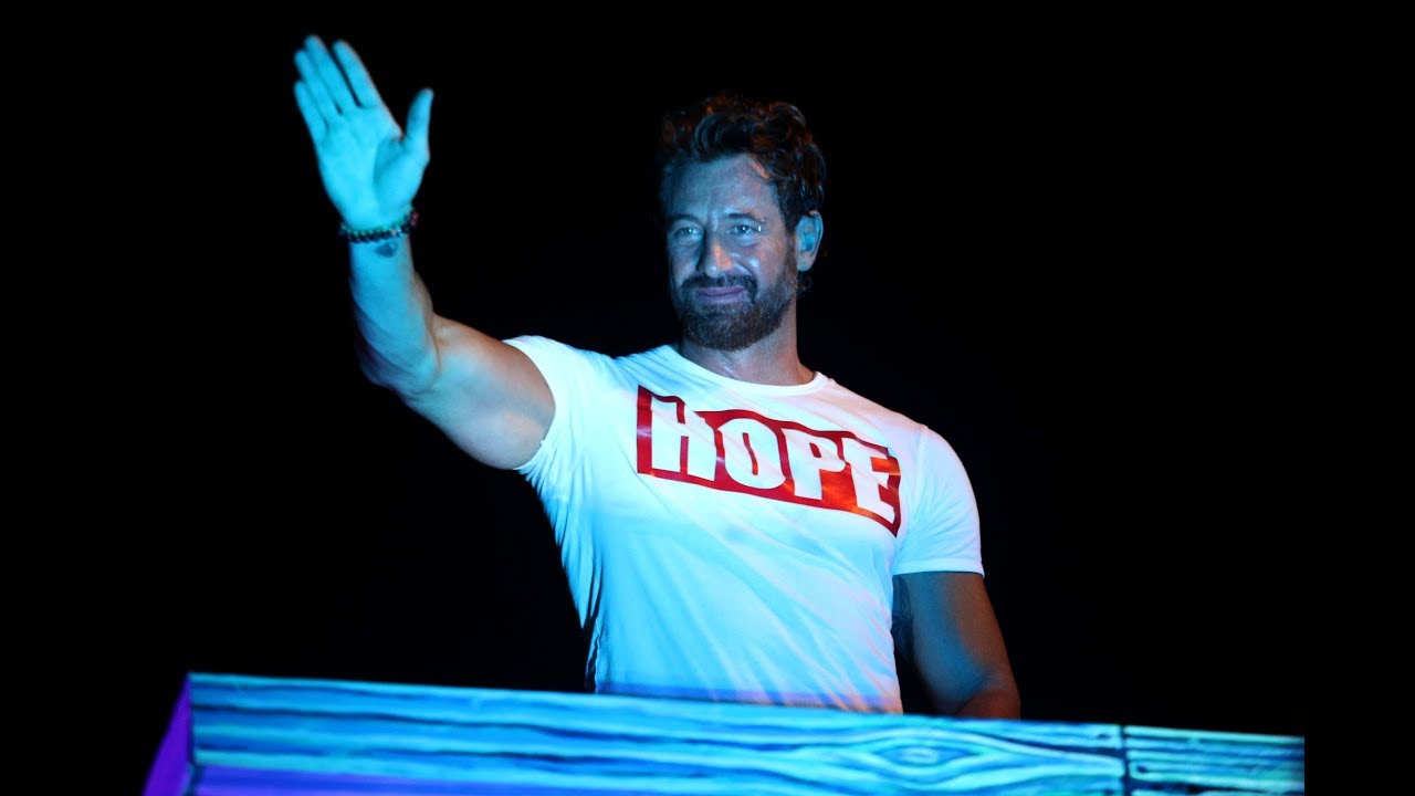 Ariadne Díaz y Gabriel Soto, en el desfile de corso