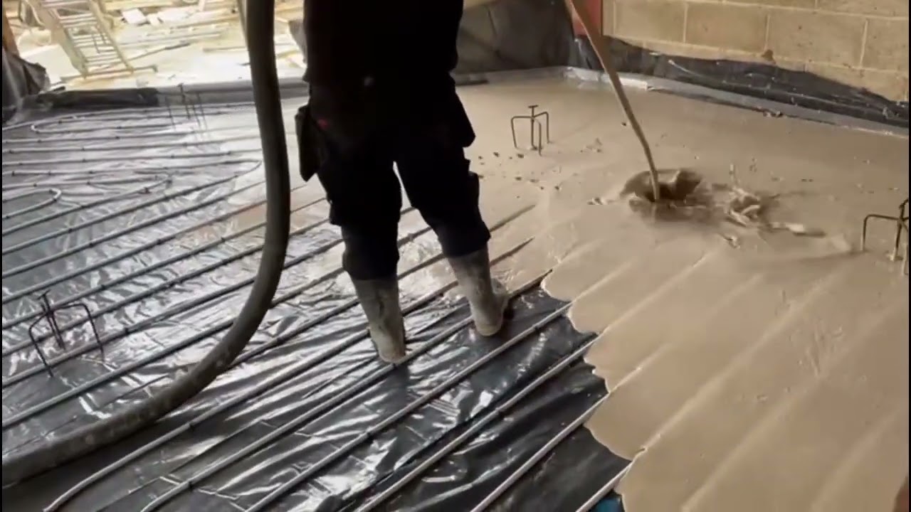 Installing UnderFloor Heating using Liquid Screed