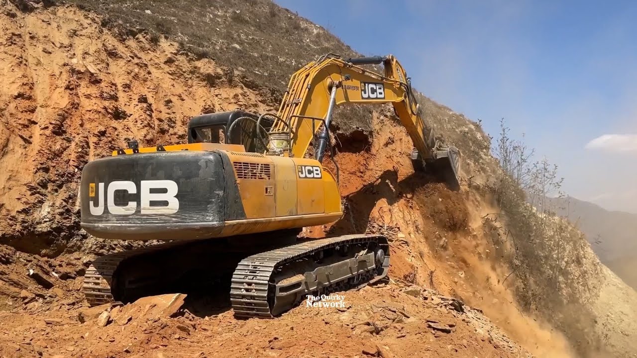 Mountain Top Narrow Road Widening with Excavator | Expert Excavator Operator at Work |VideoCompila..