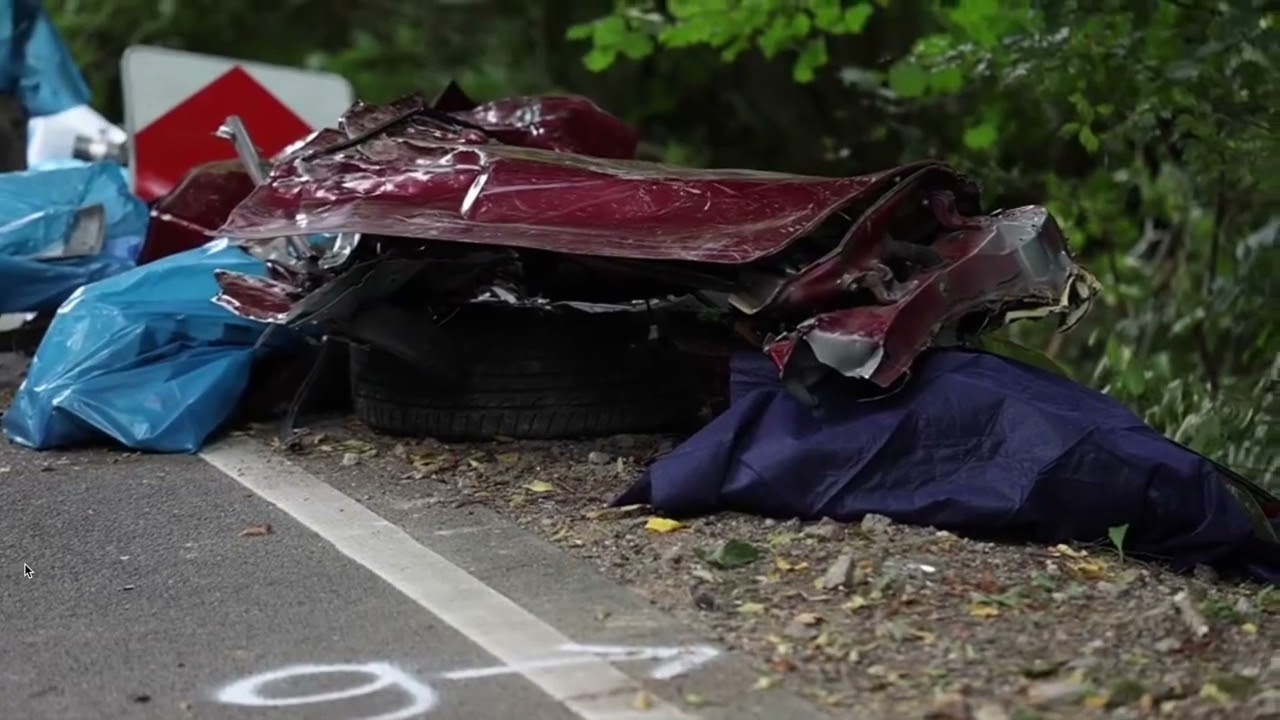 T&ouml;dlicher Unfall in K&uuml;rten !  Vier junge Menschen ( 14, 16 u 19 Jahre !)  sterben !