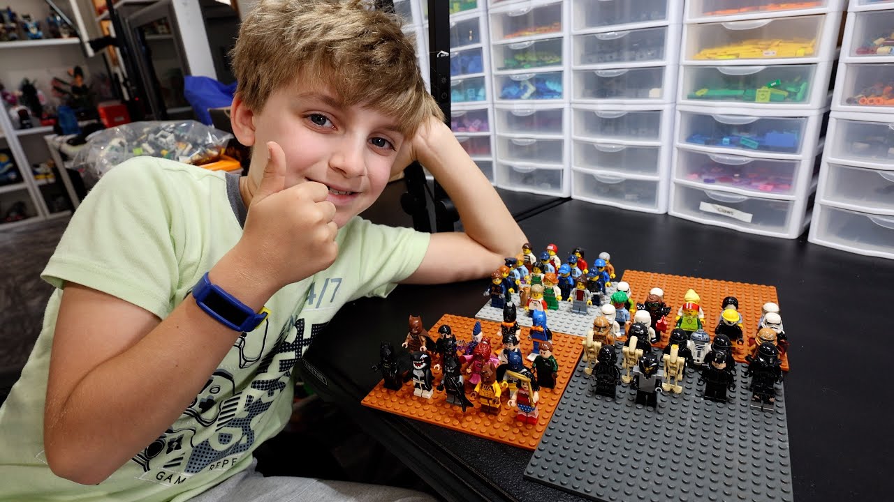 Every Minifigure From Our $30 LEGO Reseller Yard Sale Score