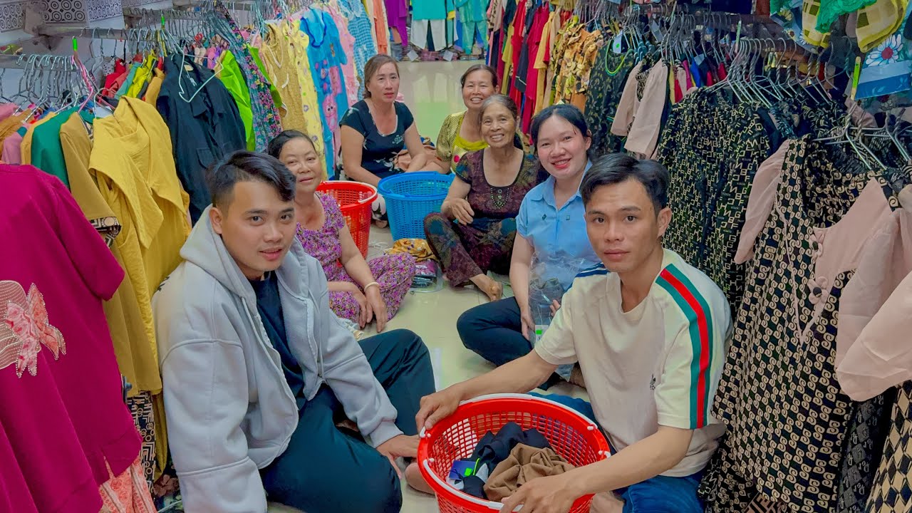Quá Vui Khi Lần Đầu Được Dẫn Cả Nhà Đi Sắm Đồ Tết Quà Tặng Yêu Thương Đến Từ Cô Hà Ở Mỹ# HCCSMT