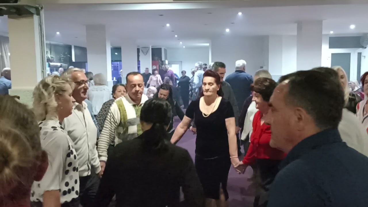 Kolo za sve goste ~''PREMIJER BEND'' restoran ~IZVOR BOSNE ILIDŽA~