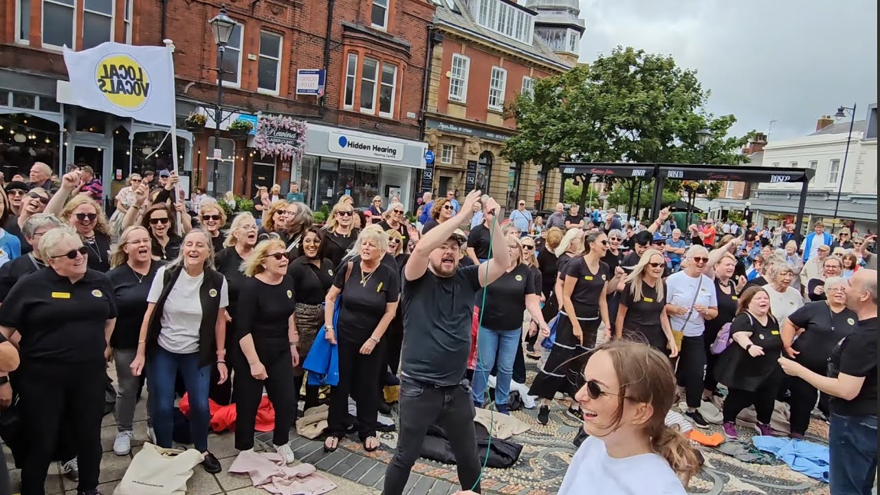 Local Vocals FLASHMOB Lytham Festival DON'T YOU ( Forget About Me) Simple Minds 6th July 2025