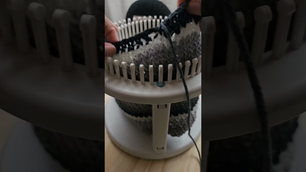 Double Knit Loom cast off #loom #knitting #handmade #yarn