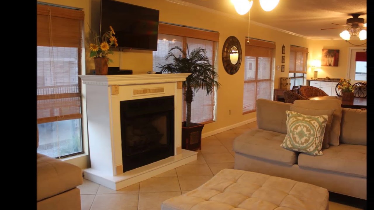 Enjoy easy Beach access from Bonnie Dune our cottage on Little Lagoon!