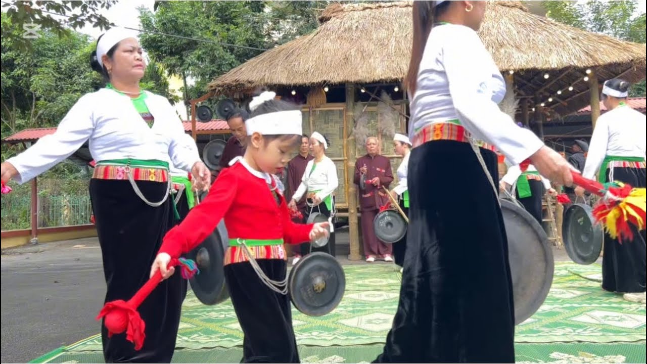 Đặc sắc ngày lễ hội cam Cao Phong nét đẹp văn hóa của người Mường ￼