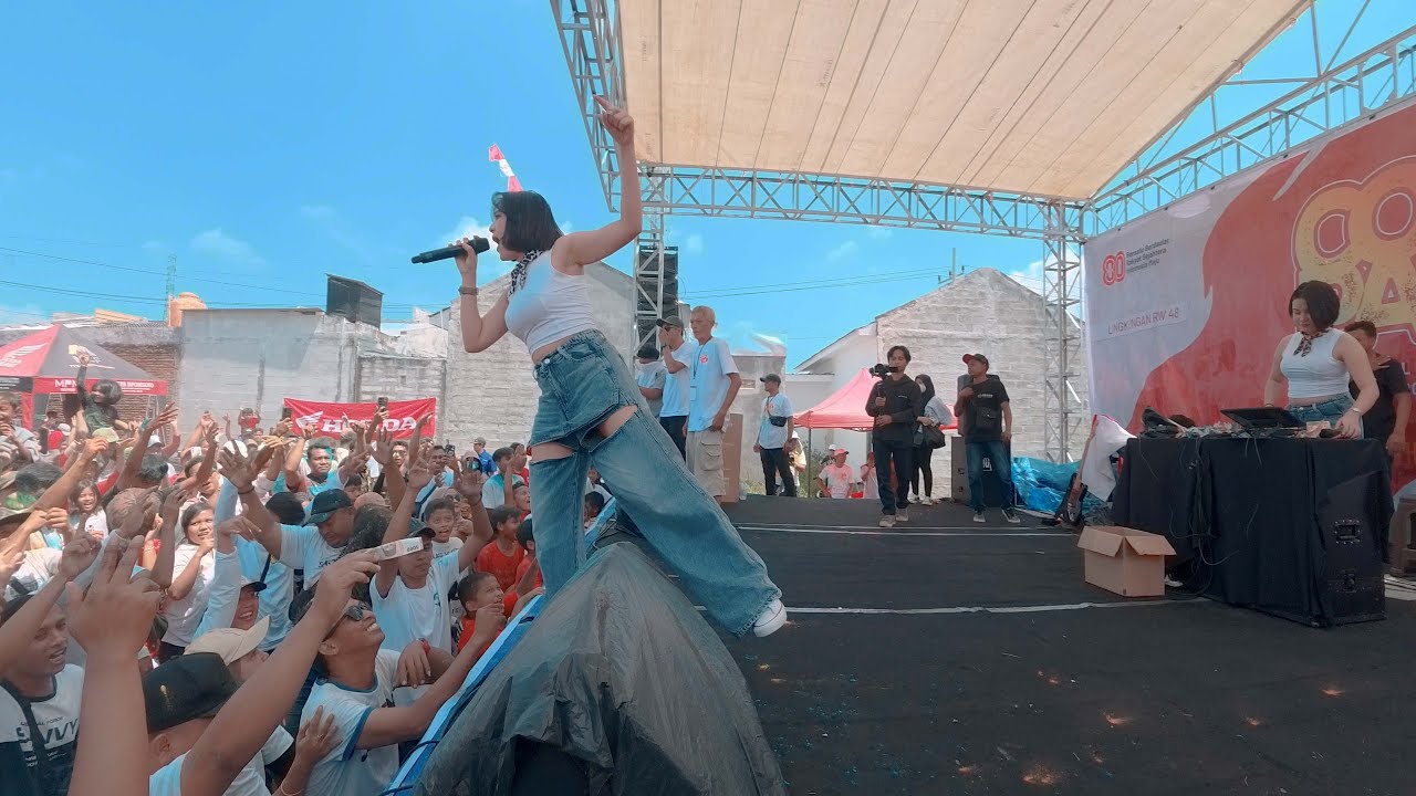 LIVE DJ GEMOY X DELLA MONICA CINTA MERAH JAMBU    COLOR PARTY PERUM TEGAL BESAR JEMBER