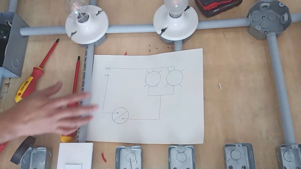 COMO CONECTAR DOS FOCOS CON UN APAGADOR