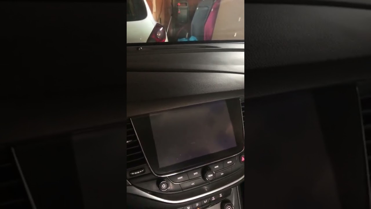 Navi 900 Intellilink black screen de 2 keer kapot in 2jaar