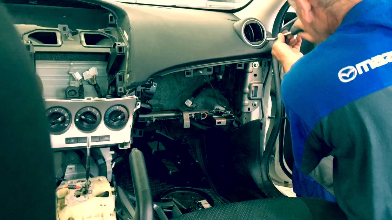 Mazda 3 Dash Removal