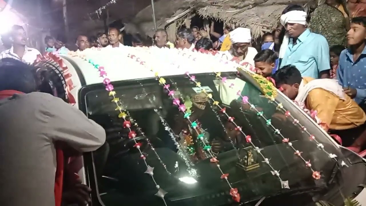 सादी में इन भाई लोग डांस किया है  इन लोगो के लिए अप की क्या राय है