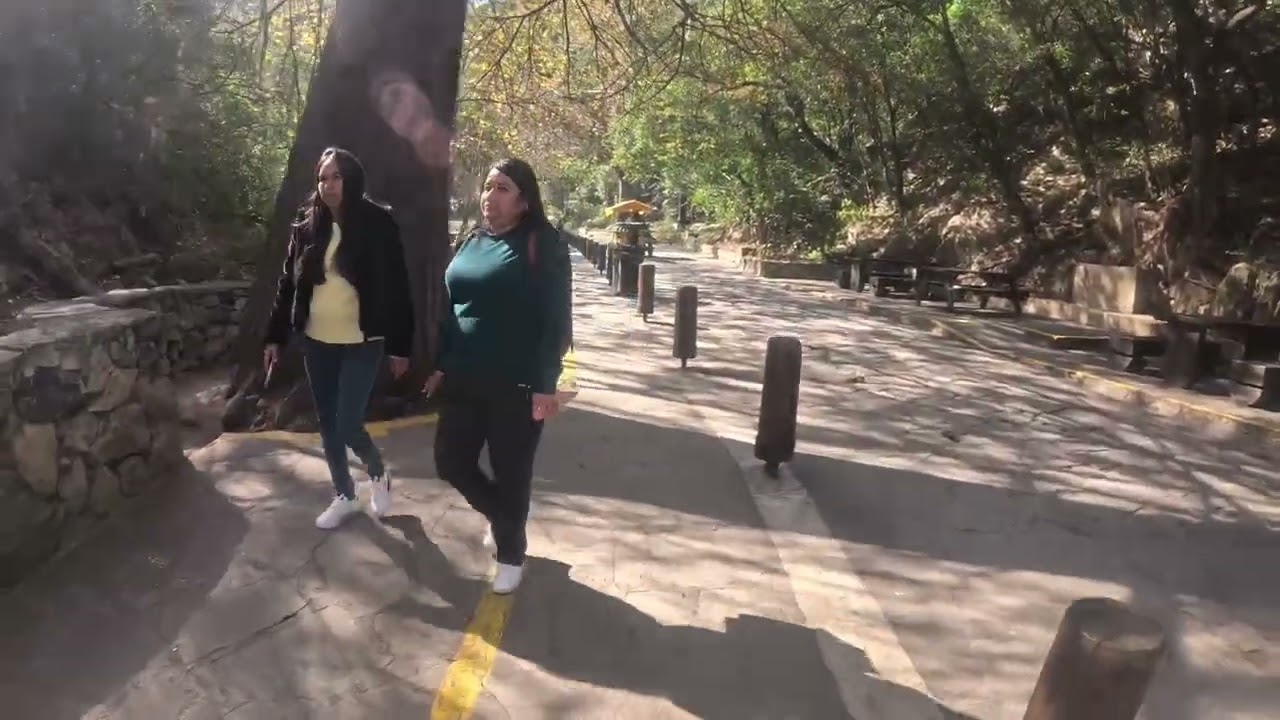 Seguimos el recorrido para llegar a la cascada cola de caballo en Santiago,Nuevo León,México.