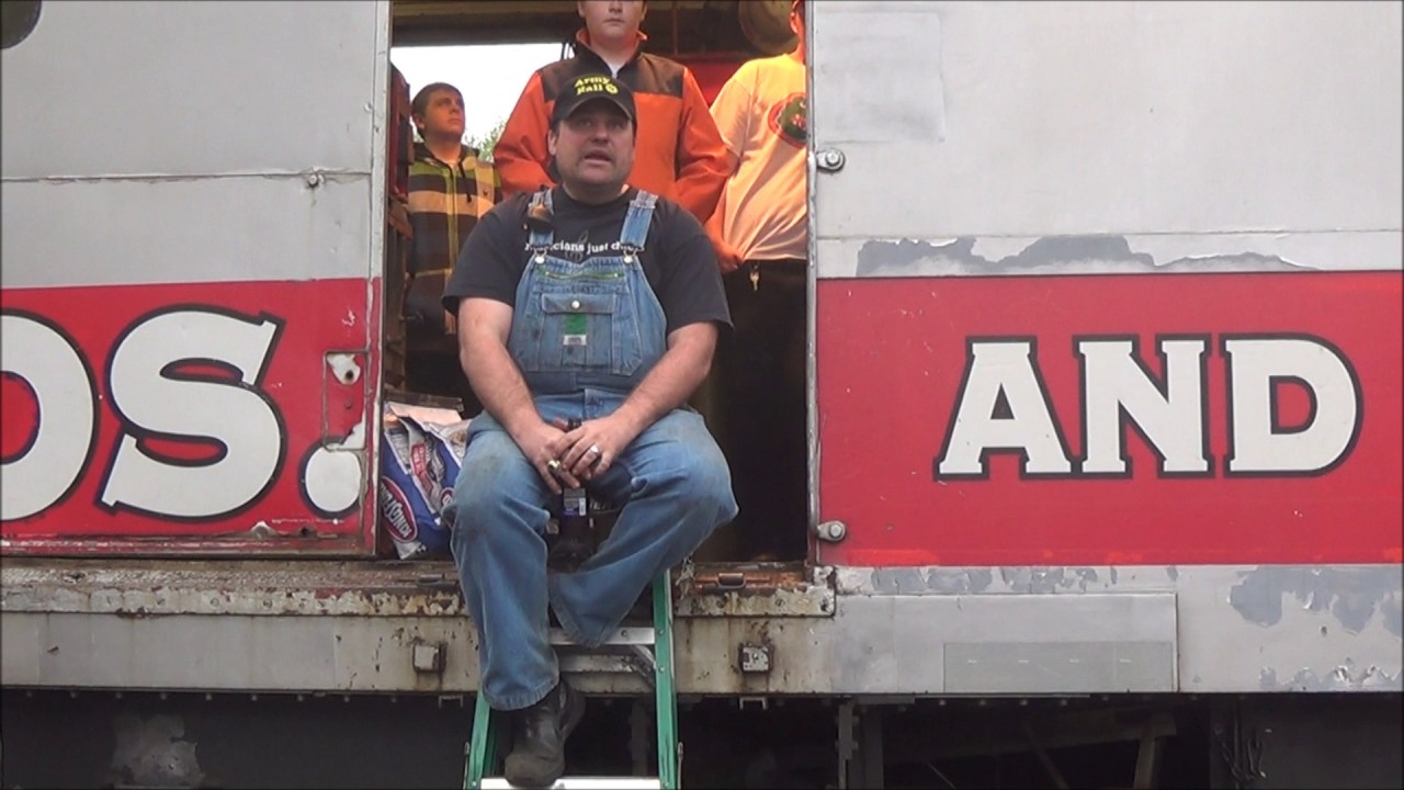 Red Circus Train Tour 1080P