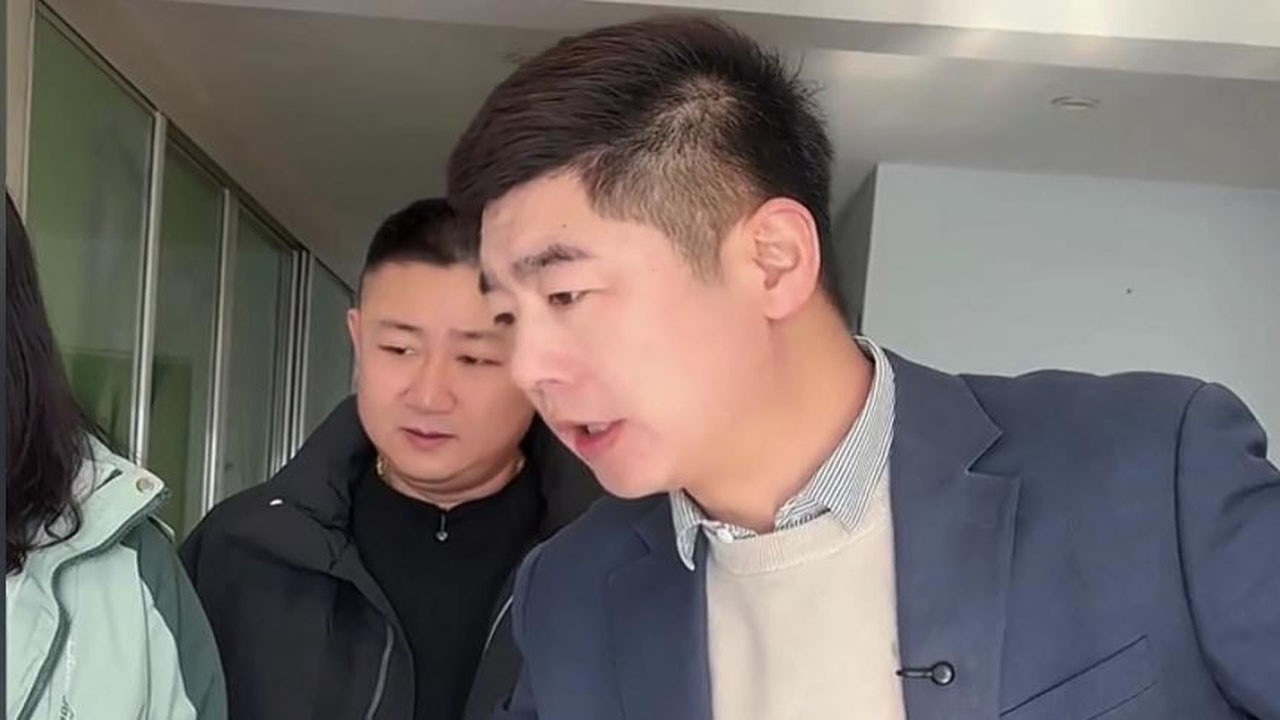 老公无能心嫉妒，眼红闺蜜家幸福，五笔借歀久不还 | 正义之光 #为百姓办事 #正义的护航