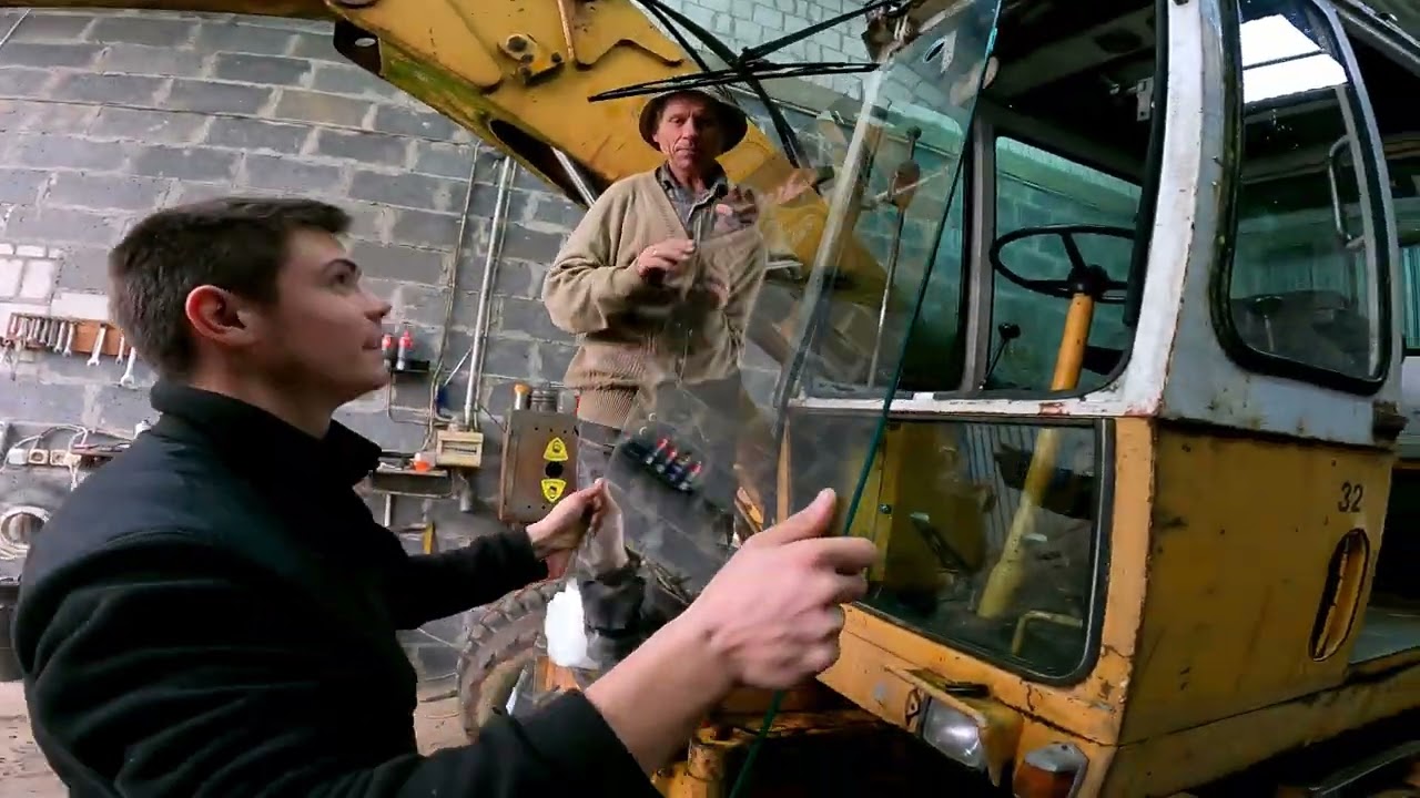 Znalazłem skarby w koparce Liebherr. Naprawa instalacji, nowa szyba i oświetlenie led