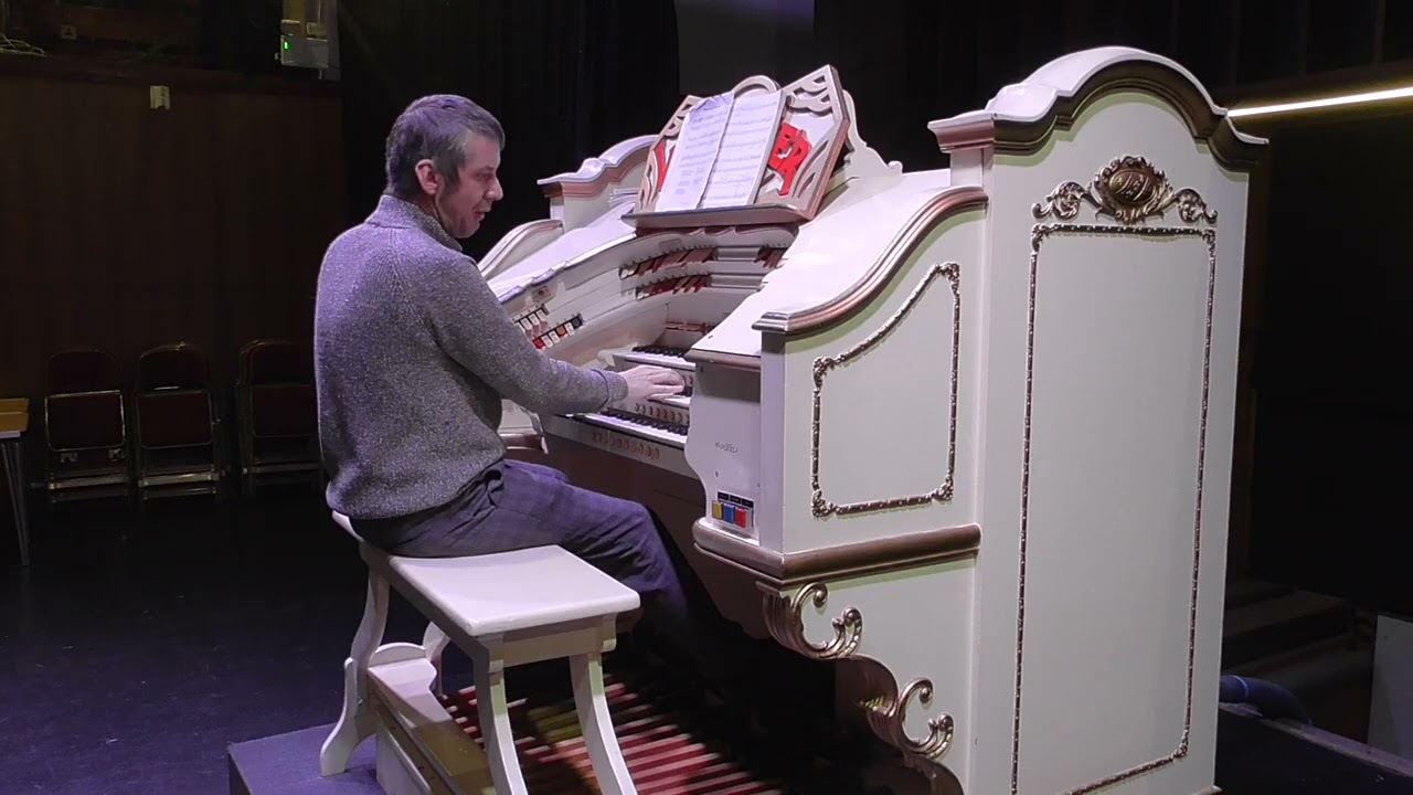 Shall we gather at the river - Burton-upon-Trent Town Hall (Wurlitzer organ)