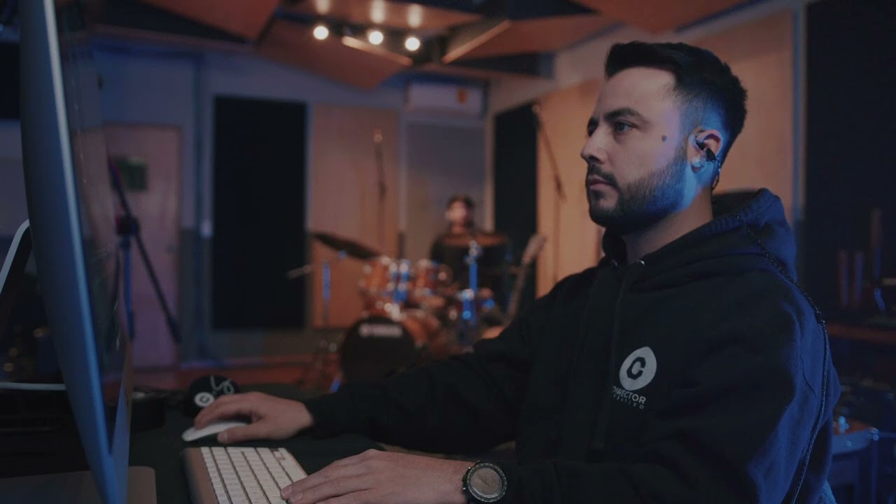 Director Creativo feat. Sam Audio - Nuevos In Ears