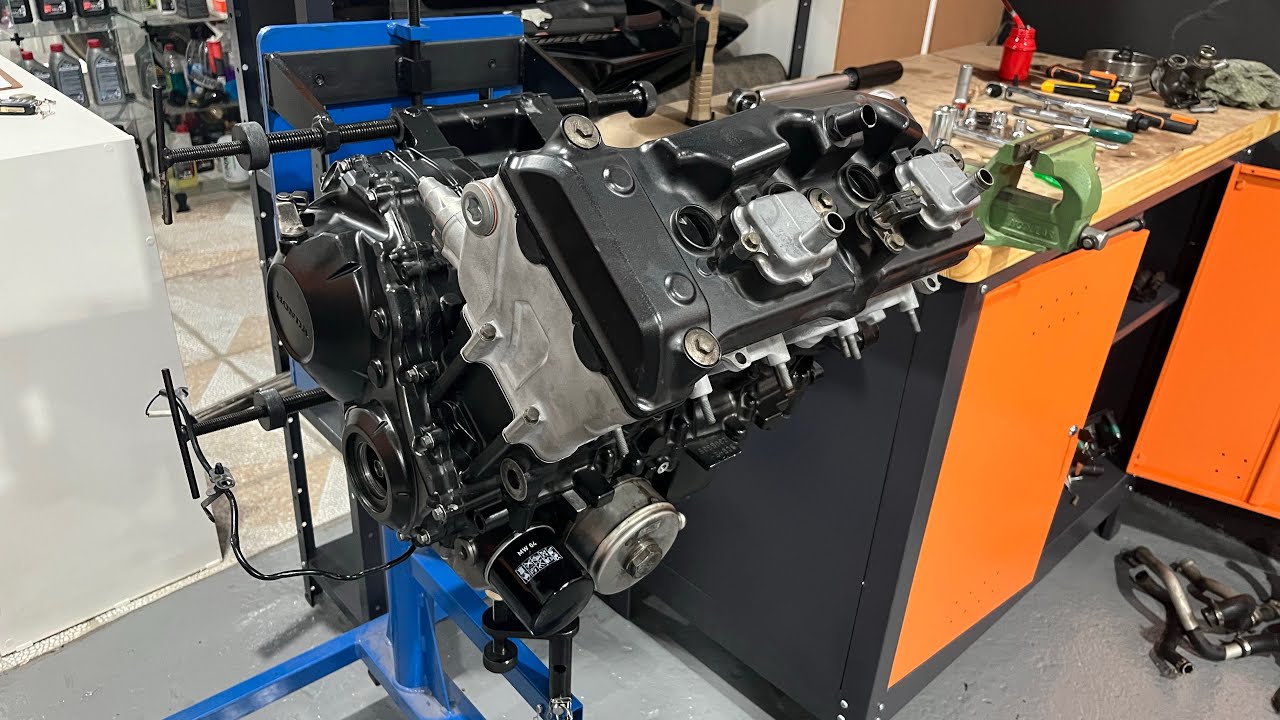 Fechei o motor da CBR 1000rr - Vlog da oficina