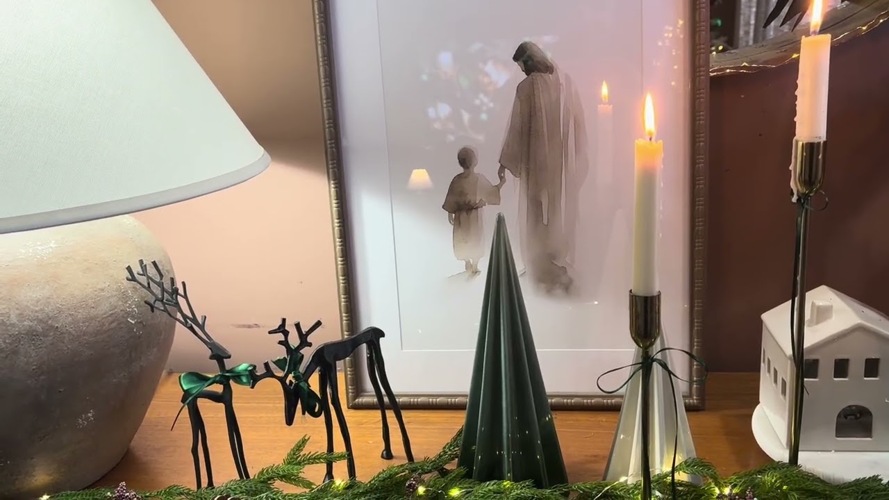 Emerald green Christmas decor 