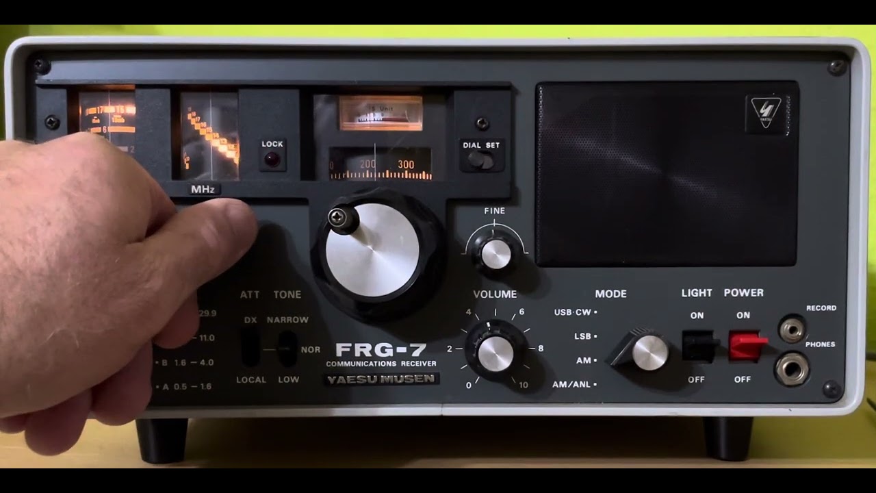 YAESU FRG-7