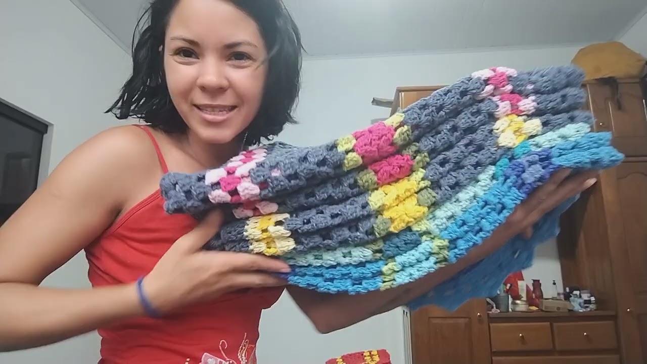Me deu a louca e fiz várias peças com o mesmo barbante 