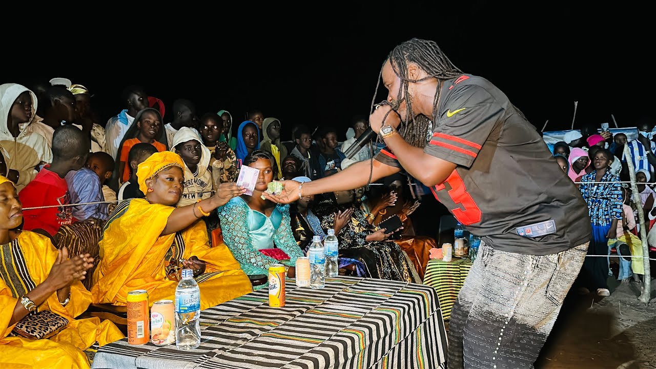 Bandi Mic sare Demba En Gambie